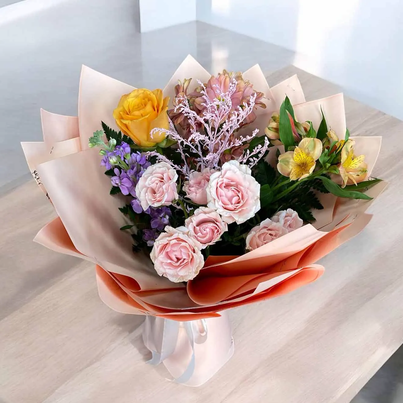 Buchet pastel cu trandafiri mici roz